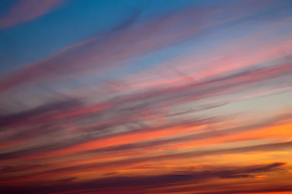 Tramonto incredibilmente bello, nuvole al tramonto, tramonto colorato Fotografia Stock