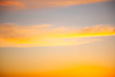 inanılmaz güzel günbatımı, günbatımı, bulutlara renkli günbatımı