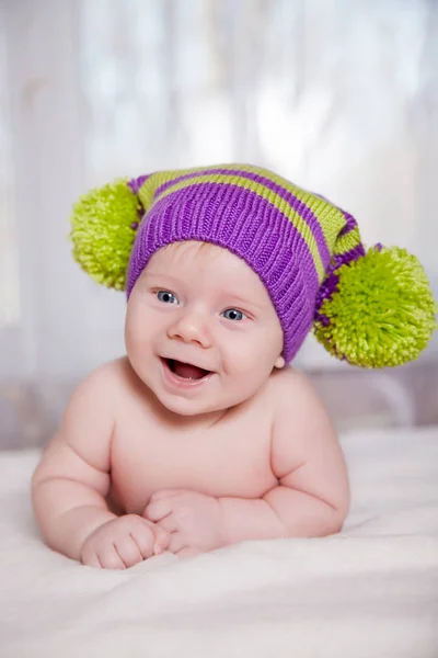 Mooie gelukkig schattig lachen lachende baby baby gezicht — Stockfoto