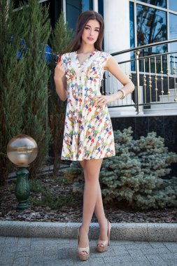 güzel genç kız elbise, güzel bir kız m ile tanıtır