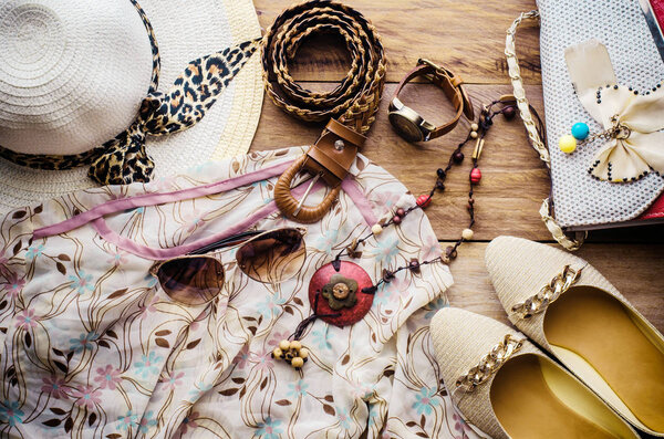 Одежда и аксессуары для женщин, готовых к путешествиям - стиль жизни
