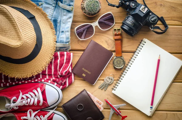 Ropa de viaje accesorios Ropa a lo largo del viaje — Foto de Stock