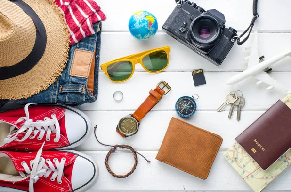 Ropa de viaje accesorios Ropa a lo largo del viaje — Foto de Stock