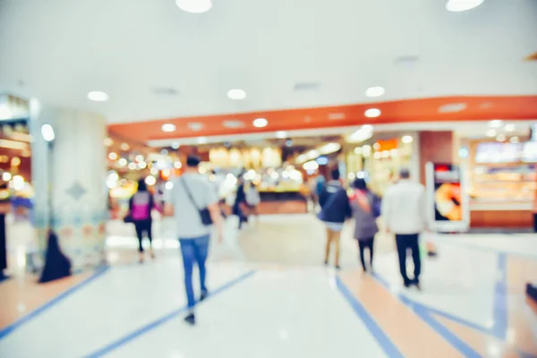 Imagens desfocadas, pessoas andando de compras — Fotografia de Stock