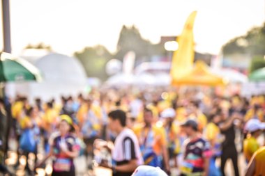 Alışveriş merkezi, yaşam tarzı konsepti için ışık ile kapalı alanda bulanıklaştı