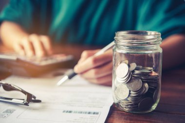  Her satırda para. Yükselen iş adamları geçmişi.