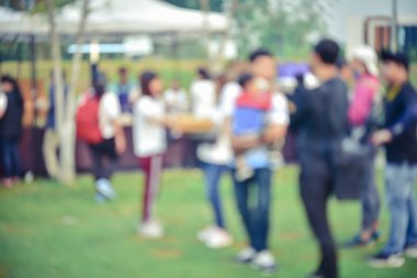 Alışveriş merkezi, yaşam tarzı konsepti için ışık ile kapalı alanda bulanıklaştı