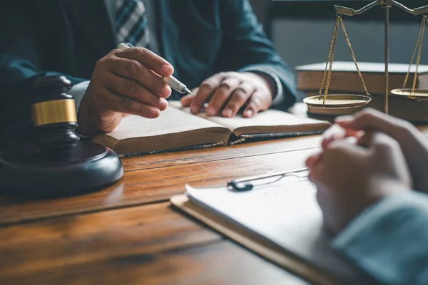 Lawyers Give Advice Judgment Agreements Justice Customer — Stock Photo, Image