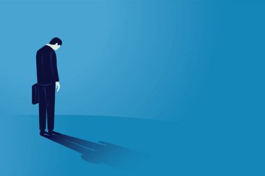 Üzgün işadamı dikiz aynasından aşağı bakıyor. Yalnız hisseden, zihinsel baskı ya da stres yaşayan bir adam. Küresel ekonomik durgunluk üzerine iflas, başarısızlık kavramı