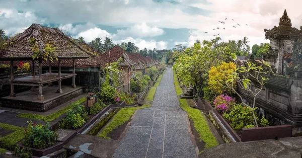 Penglipuran Bale Bengong ile Bangli Regency toplantı (pavilion) ve düz sokak için geleneksel balinese köy mevcuttur.