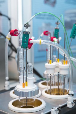 Tıbbi laboratuar ekipmanları, analiz sistemleri.