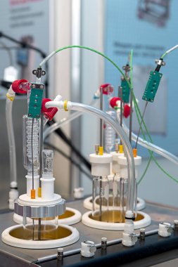 Tıbbi laboratuar ekipmanları, analiz sistemleri.