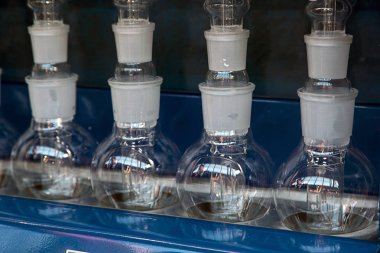 Tıbbi laboratuar ekipmanları, analiz sistemleri.