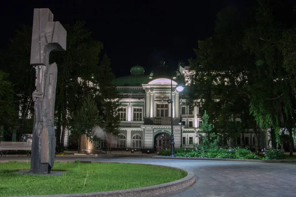 Der Bau Des Akademischen Schauspielhauses Omsk Sibirien Russland Nachtlandschaft — Stockfoto