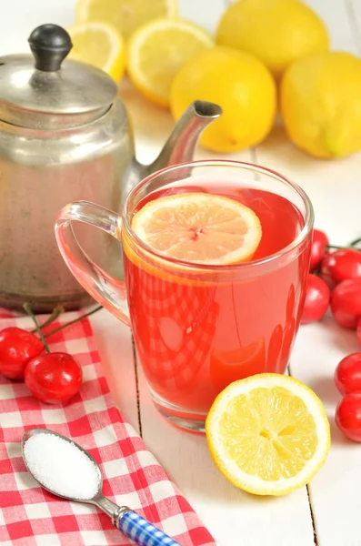 Fruit Kersen Thee Met Een Schijfje Citroen Glazen Mok Oude — Stockfoto