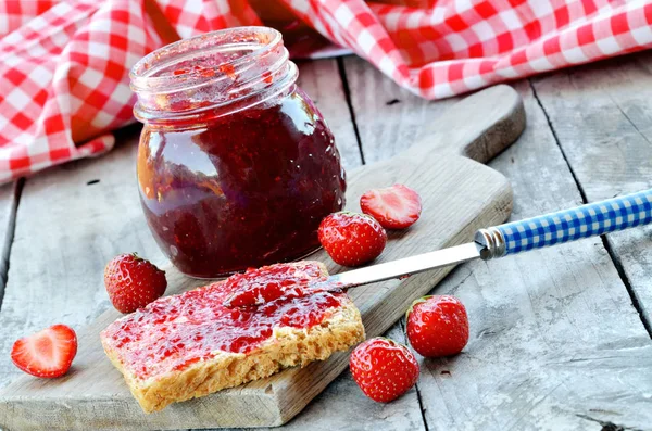 Jar Strawberry Jam Fresh Strawberries Toast Bread Butter Jam Wooden — Stock Photo, Image