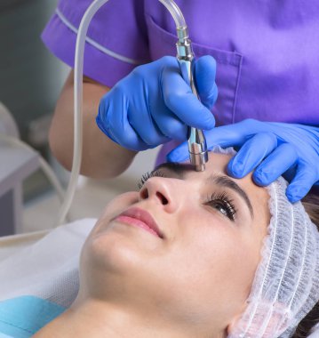 Genç güzel kadın görüntüsünü cilt tedavi gets