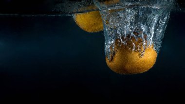 su sıçramasına kivi