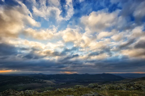 Paisaje al atardecer / amanecer - Dobrogea, Rumania — Foto de Stock