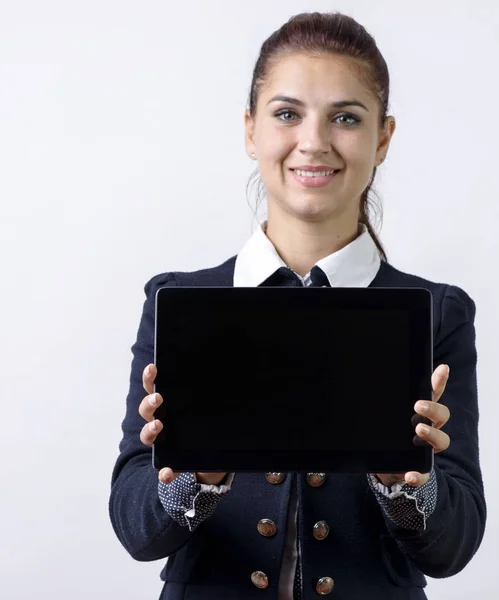 Mujer de negocios mostrando tableta PC con panel táctil. Aislado sobre blanco — Foto de Stock