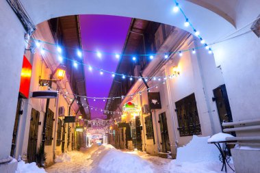 Bükreş eski şehir, Noel ışıkları ile gece sokak çekimi