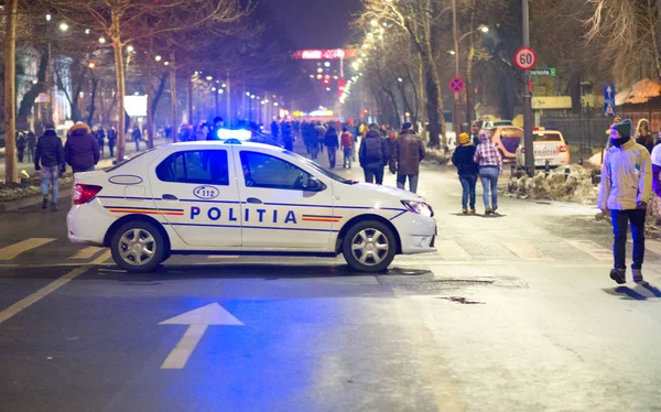 Bukareszt, Rumunia - Styczeń 2017: Tysięcy ludzi przemaszerowały przez stolicy Rumunii w środę do protestu rządowego planu do ułaskawienia tysięcy więźniów. — Zdjęcie stockowe