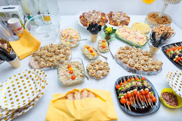 Aperitivo na mesa de casamento — Fotografia de Stock