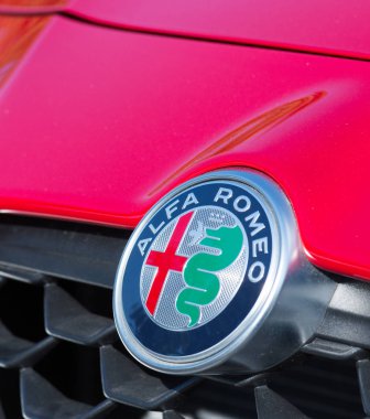 Romanya-Eylül 2 2 Eylül 2017 2017 Alfa Romeo logo Romanya, Logo bir araba gösterisinde; görüntülenen bir Alfa Romeo araba Galati, Romanya;