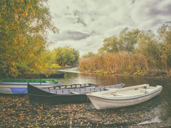 Beautiful Lake Boats Autumn Time — Stock Photo, Image