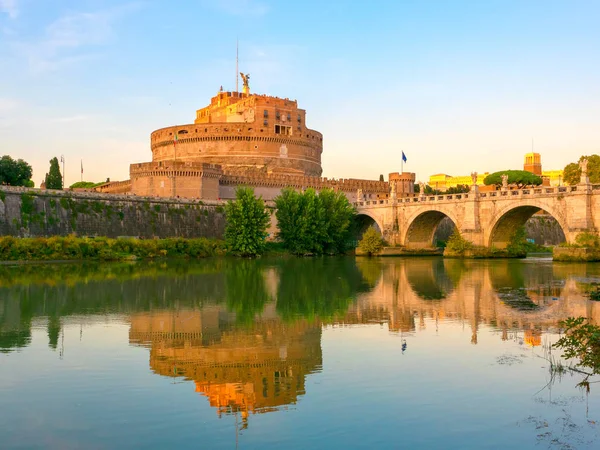 Castel Sant Angelo ou Mausoléu de Adriano em Roma Itália, construído — Fotografia de Stock