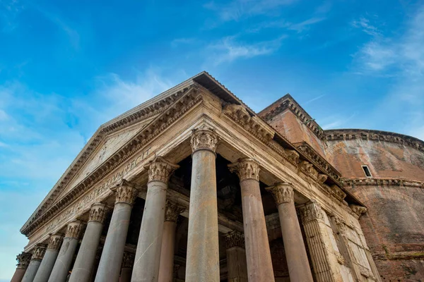 Panteón en Roma, Italia en un día soleado — Foto de Stock