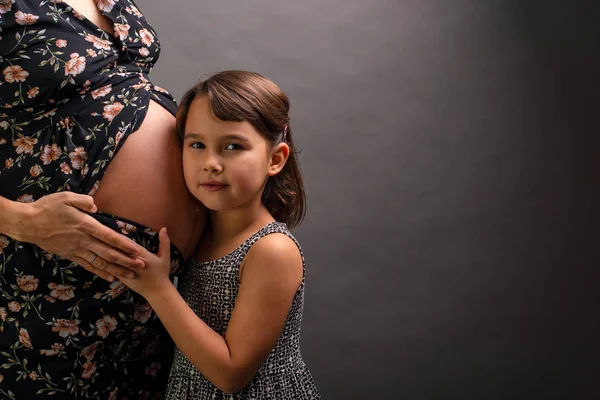 Child Girl Listen Belly Pregnant Mother — Stock Photo, Image