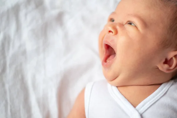 Vista Dall Alto Ritratto Ravvicinato Carina Adorabile Bambina — Foto Stock