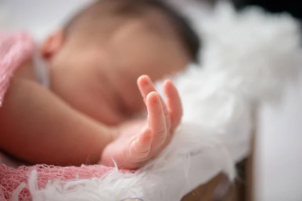 Little Newborn Sleeping Focus His Hand — ストック写真