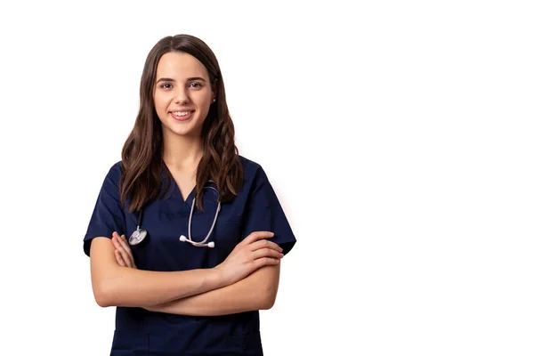 Alegre Joven Médico Con Estetoscopio Sobre Cuello Mirando Cámara Aislada —  Fotos de Stock