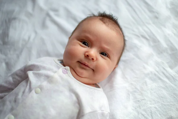 Retrato Una Niña Recién Nacida —  Fotos de Stock