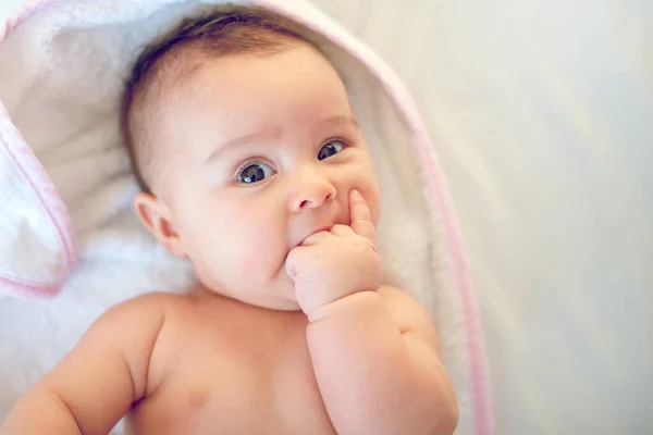 Portrait Little Newborn Girl Who Has Her Finger Mouth — Stock Photo, Image