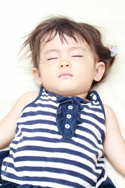 Uyuyan Japon kız (1 yaşında) — Stok fotoğraf