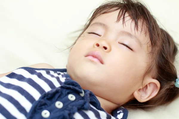 Sleeping japansk flicka (1 år gammal) — Stockfoto