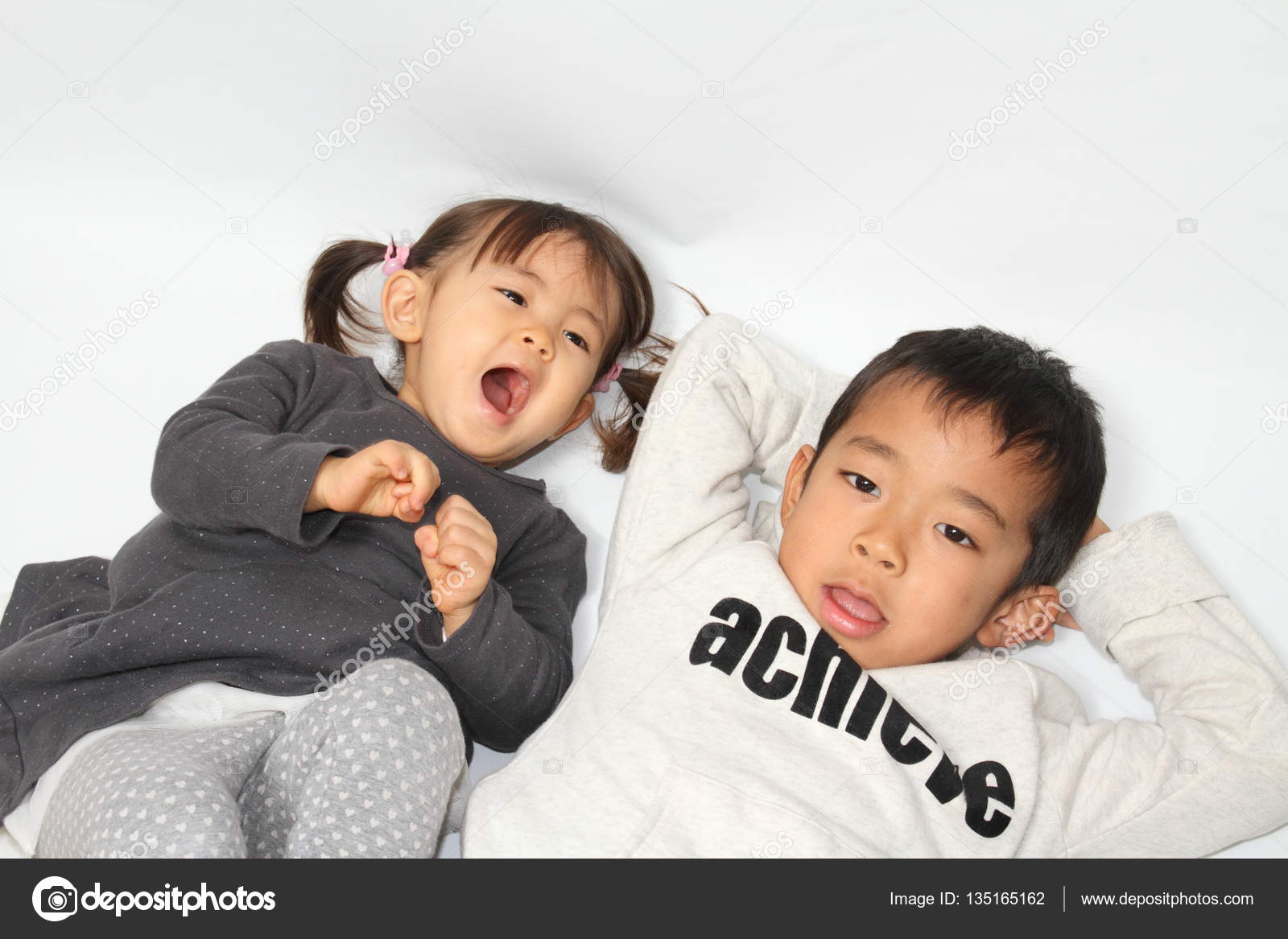 брат и сестра на японском. японские брат и сестра 25 лет. японский брат и сестренка. японские брат и сестра большие. японские брат и сестра большие.