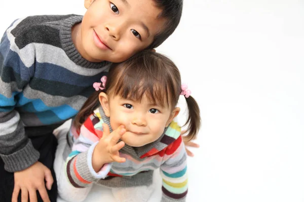 Japanese brother and sister (7 years old boy and 2 years old girl) — Stock Photo, Image