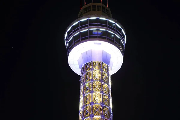 Yokohama marine tower v Kanagawa, Japonsko (Noční scéna) — Stock fotografie