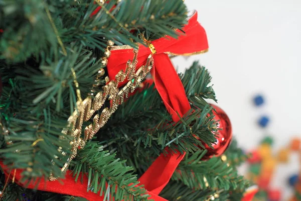 Entfärbter Weihnachtsbaum — Stockfoto