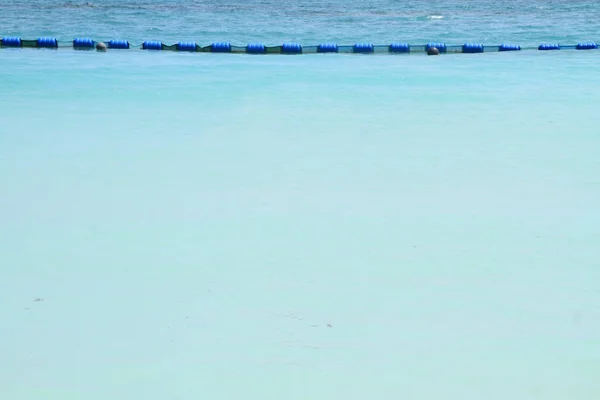 Σμαραγδένια παραλία στο ωκεανό Expo park, Οκινάβα, Ιαπωνία — Φωτογραφία Αρχείου