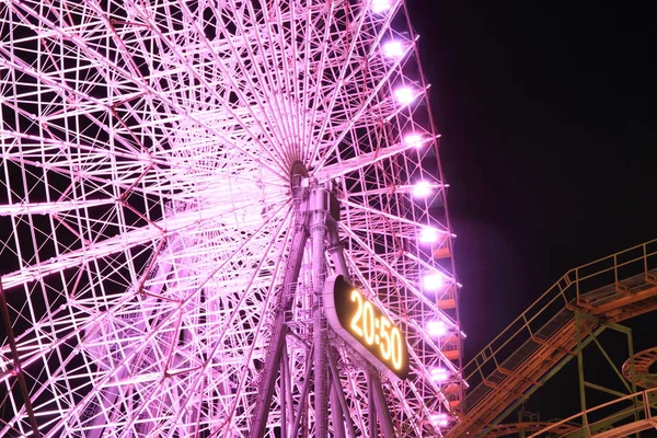 Yokohama cosmo world в Канагава, Японія (нічна сцена) — стокове фото