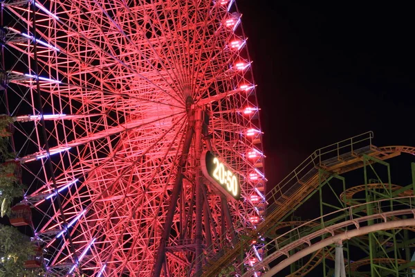 Svět cosmo Yokohama Kanagawa, Japonsko (Noční scéna) — Stock fotografie