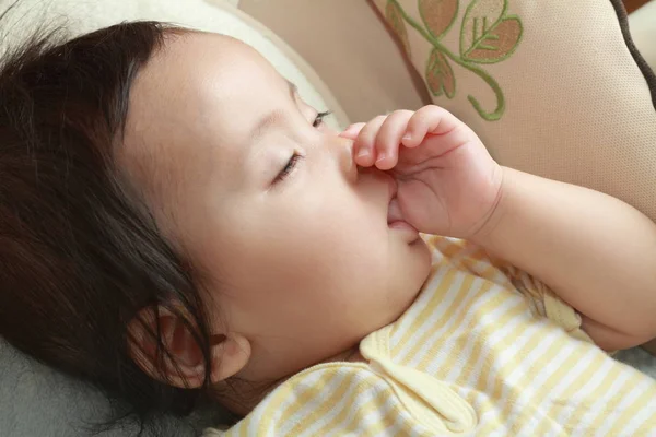 Dormir Japonês bebê menina (0 ano de idade ) — Fotografia de Stock