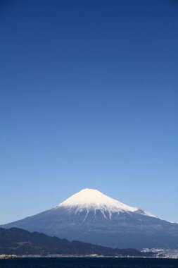 Mt. Fuji ve deniz, görüntülemek Mihono Matsubara Shizuoka, Japonya üzerinden