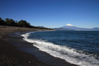 Mt. Fuji ve deniz, görüntülemek Mihono Matsubara Shizuoka, Japonya üzerinden