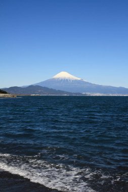 Mt. Fuji ve deniz, görüntülemek Mihono Matsubara Shizuoka, Japonya üzerinden